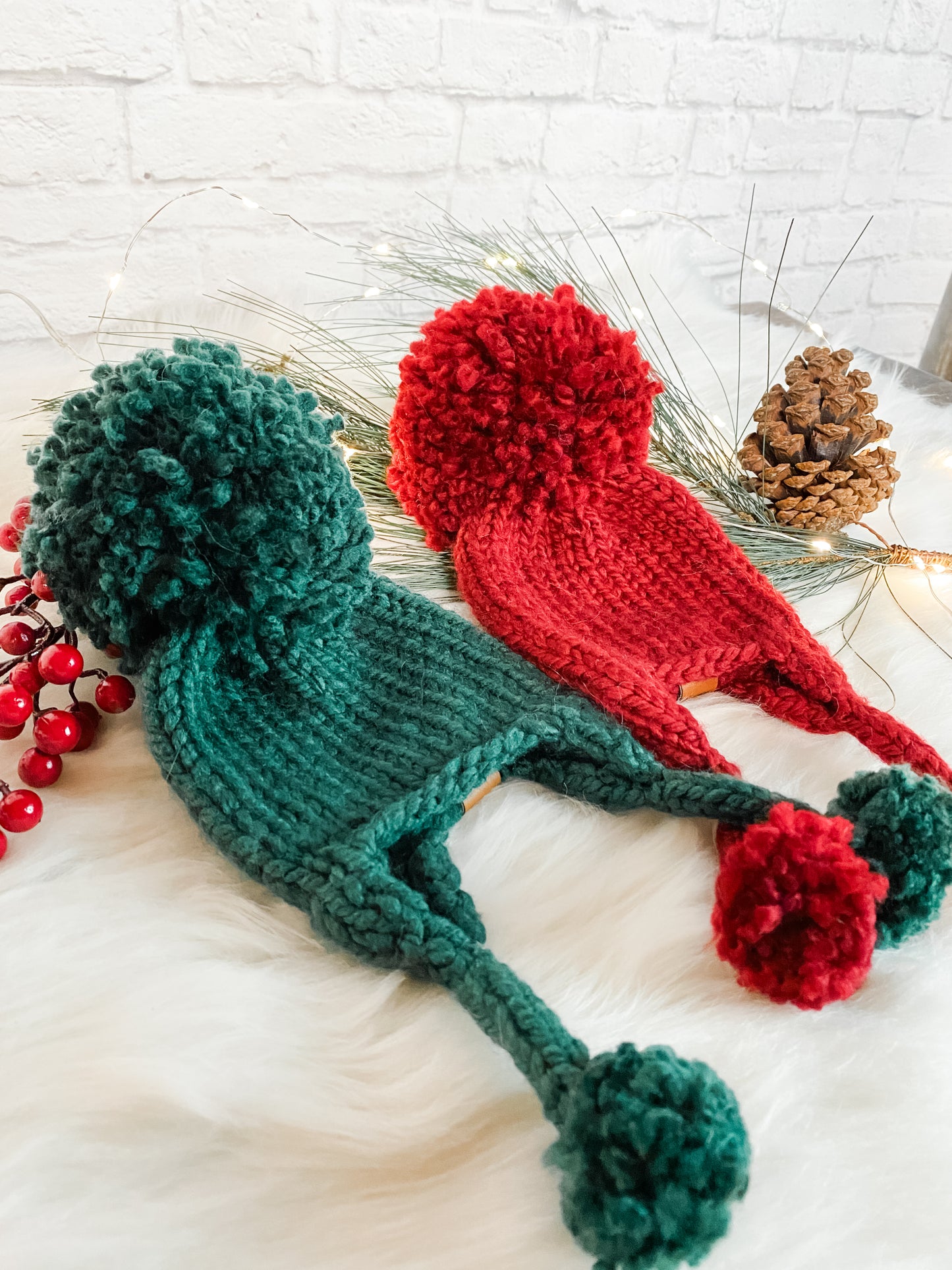 Knitted Christmas Hat Set in Red and Green, Sibling Set for Babies and Kids, Holiday Family Photo Prop