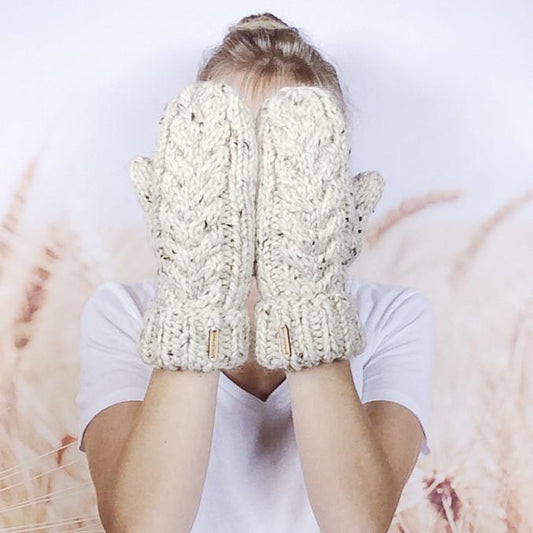 Knitted Winter Mittens for Women, Chunky Cable Knit Mittens in Oatmeal