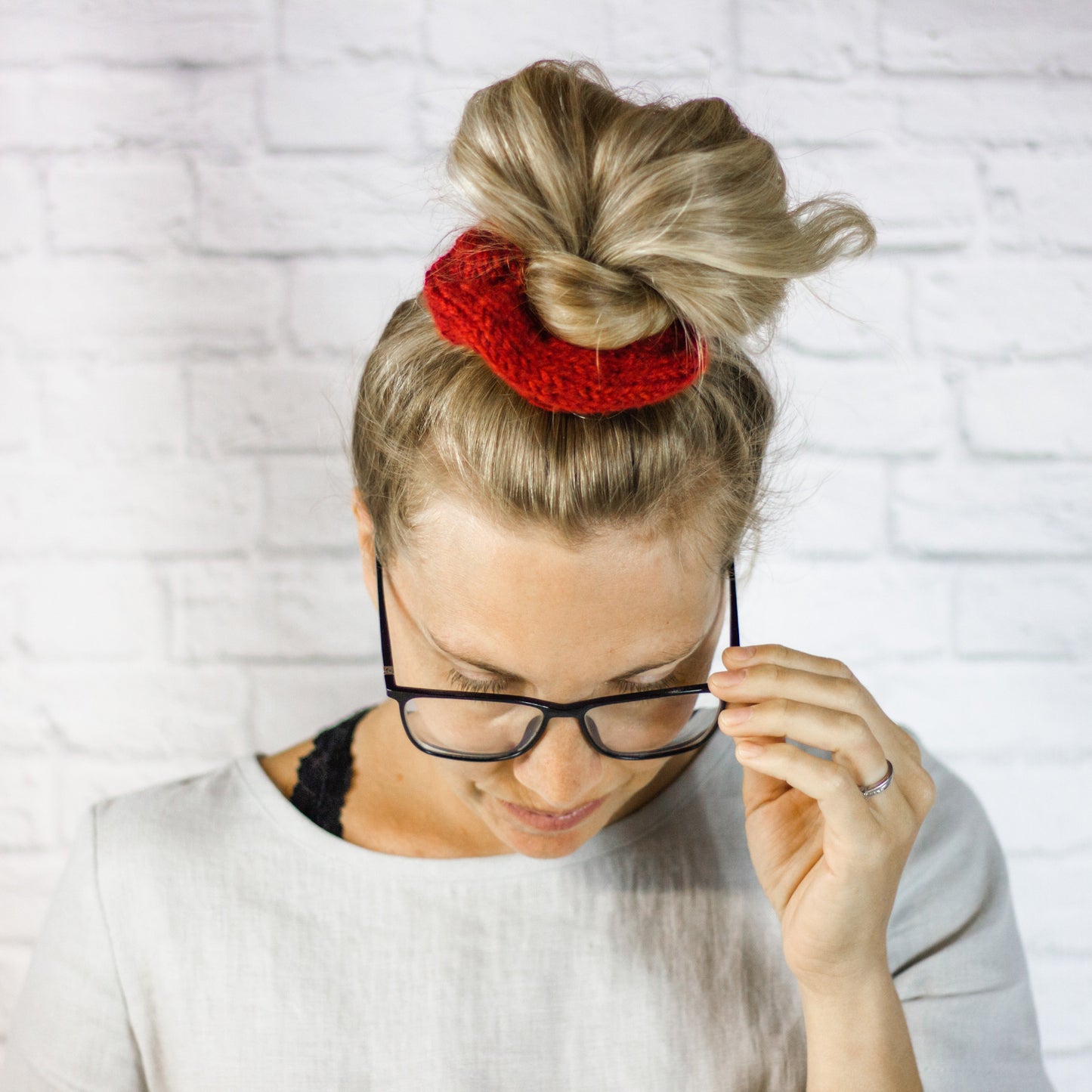 Women's Knitted Hair Scrunchies - Red