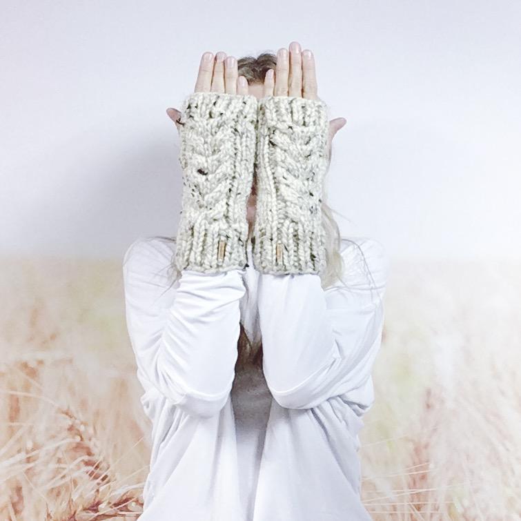 Cable Knit Fingerless Driving Gloves for Women, Knitted Wrist Arm Warmers in Oatmeal